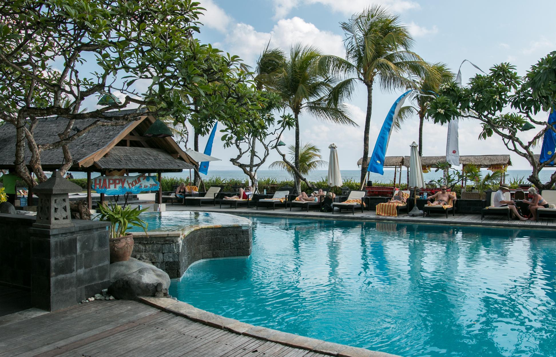 Grand Balisani Suites Kerobokan Exterior foto